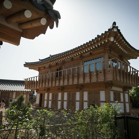 Happy Village Syeobul Guesthouse Gyeongju Ngoại thất bức ảnh