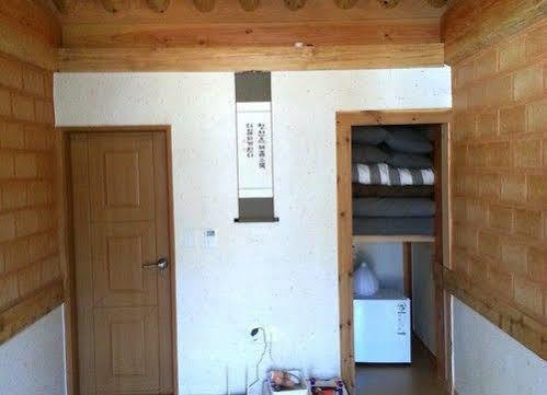 Happy Village Syeobul Guesthouse Gyeongju Ngoại thất bức ảnh